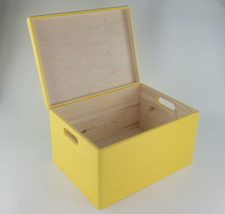 LARGE WOODEN BOX / TOY BOX